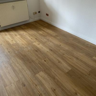 DANACH - Boden mit Laminat wieder wohnlich und modern gestaltet